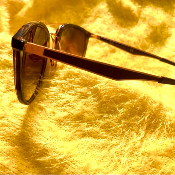 Ray-Ban Aviators - Picture 9 of 16